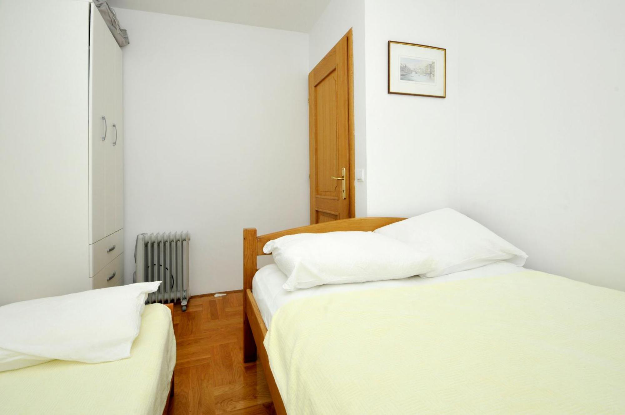Apartmani Svalina - Seaview And 130M From Beach Τρογκίρ Εξωτερικό φωτογραφία