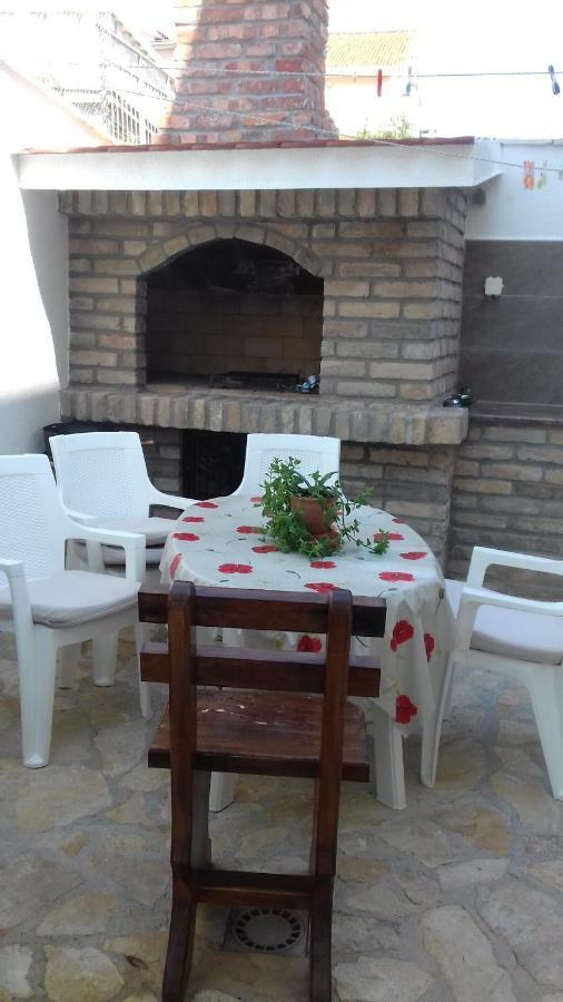 Apartmani Svalina - Seaview And 130M From Beach Τρογκίρ Εξωτερικό φωτογραφία